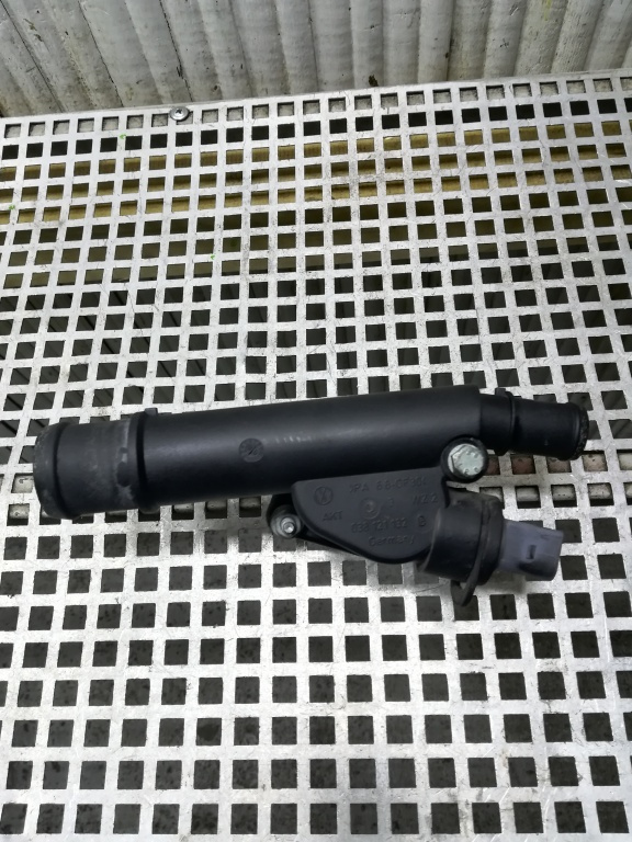 Corp termostat A4 B7 2.0 TDI BRE 16 Valve 2007 OEM 038121132G