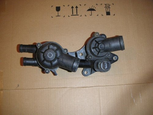 Corp termostat VW Touran 1T1, 1T2 (2003-2010) cod 03C121026H