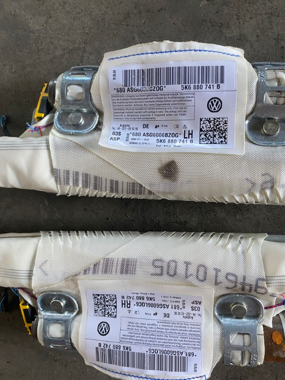 Cortina stanga /dreapta Vw Golf 6 hatchback 5K6880741B/5K6880742B
