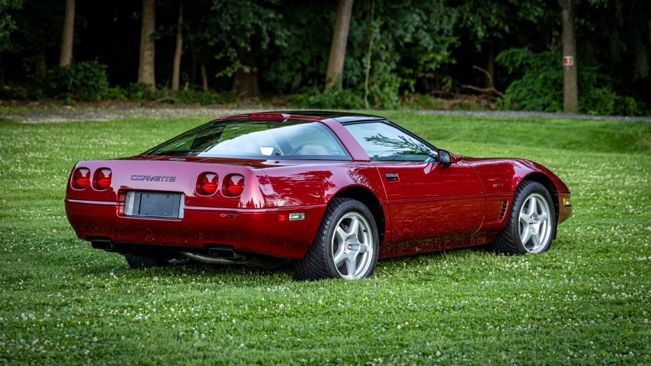 Corvette ZR-1 cu 1.628 de kilometri la bord