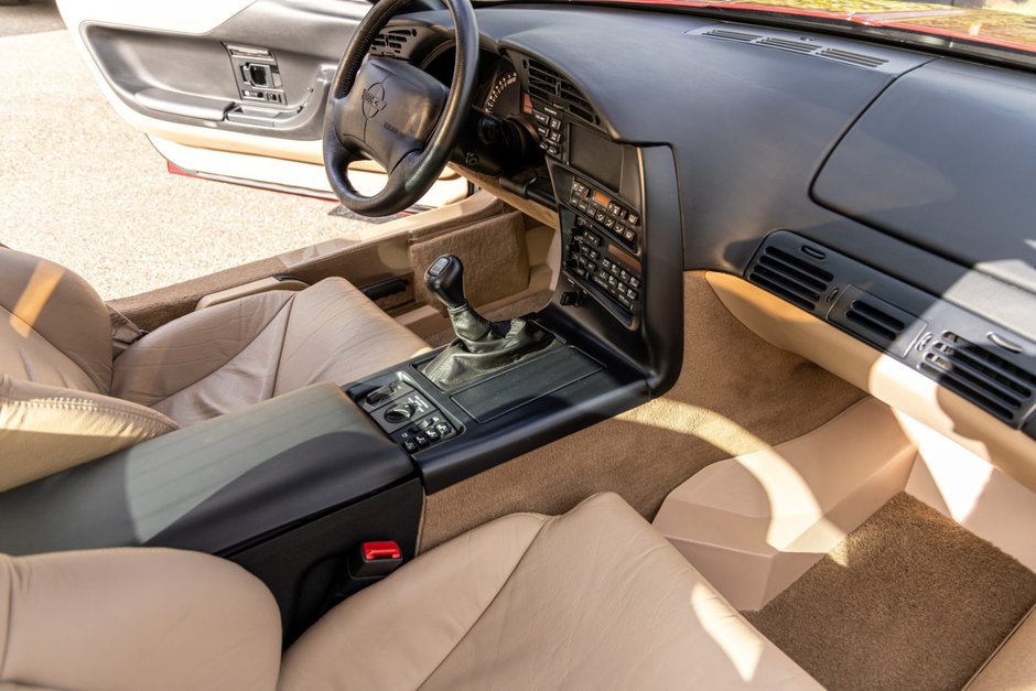 Corvette ZR-1 cu 1.628 de kilometri la bord
