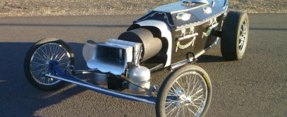 Cosciugul zburator care face 0 - 100 de km/h in 9 secunde! Cosciugul zburator care face 0 - 100 de km/h in 9 secunde!