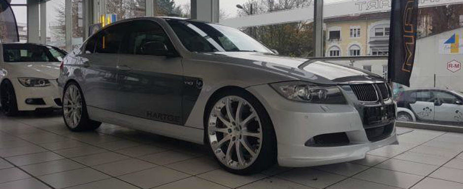 Costa cat un 340 nou-nout, dar e mult peste. Ce dotari nemaiintalnite are acest BMW E90 din anul 2006 Costa cat un 340 nou-nout, dar e mult peste. Ce dotari nemaiintalnite are acest BMW E90 din anul 2006