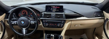 Costa cu aproape 1.000 de euro mai putin decat cea mai ieftina Dacia Logan, insa ofera de peste doua ori mai multa putere. In plus, se lauda cu scaune incalzite, navigatie cu ecran mare si tapiterie din piele bej