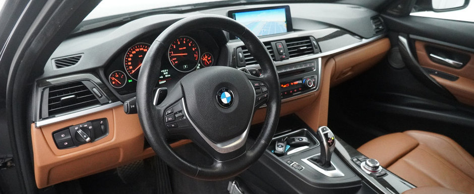 Costa cu peste 150 de euro mai putin decat cea mai ieftina Dacia Logan, insa ofera de aproape trei ori mai multa putere. In plus, vine cu tapiterie din piele maro, scaune incalzite si navigatie cu ecran mare Costa cu peste 150 de euro mai putin decat cea mai ieftina Dacia Logan, insa ofera de aproape trei ori mai multa putere. In plus, vine cu tapiterie din piele maro, scaune incalzite si navigatie cu ecran mare