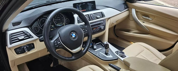 Costa cu peste 500 de euro mai putin decat cea mai ieftina Dacia Logan, insa ofera de aproape doua ori mai multa putere. In plus, beneficiaza de tapiterie din piele bej, scaune sport incalzite si navigatie cu display mare