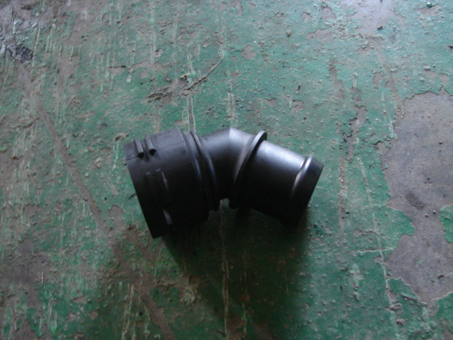 Cot plastic apa Skoda Octavia [facelift] [2000 - 2010] Combi wagon 5-usi 1.9 TDI MT (110 hp) (1U5)