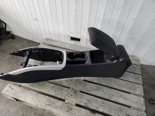 Cotiera Audi A4 B8 1.8 TFSI combi an de fabricatie 2011