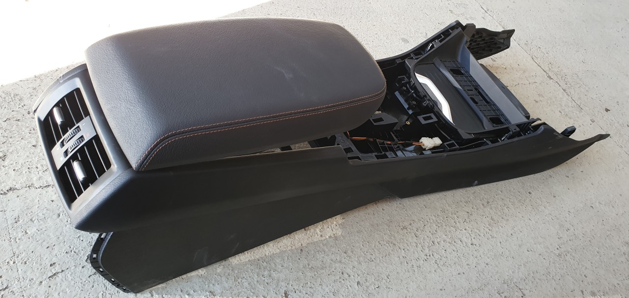 Cotiera / consola centrala Bmw X3 F25 2012 2013 2014 2015