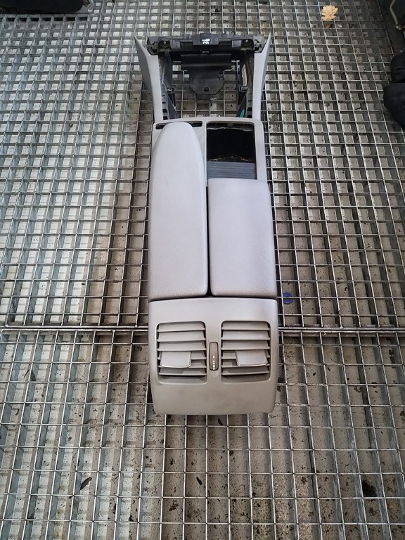 Cotiera grile ventilatie mercedes c class w204