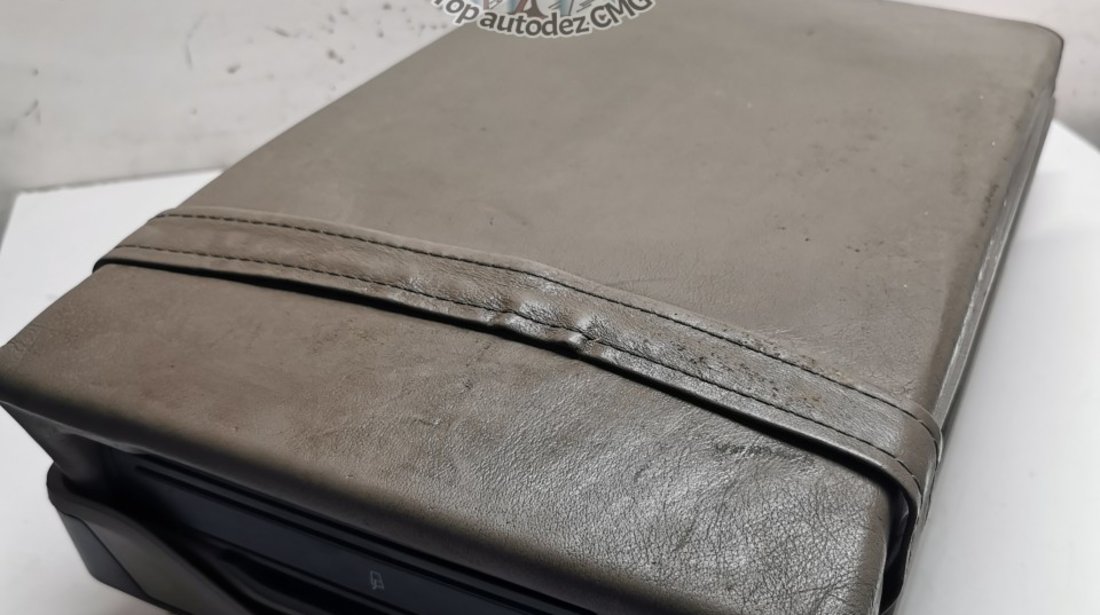 Cotiera spate VW Passat B6 cu suport pahare piele maro