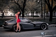 Courtney, Stacey si doua Dodge Viper dau savoare inceputului de saptamana