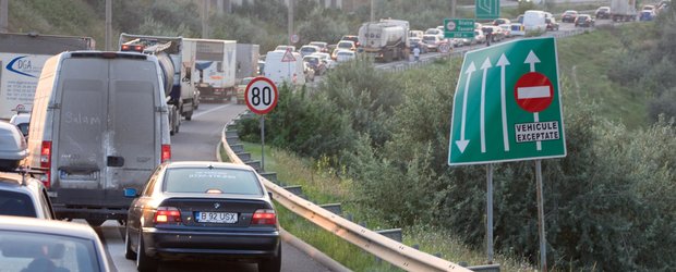 Cozile de pe autostrada, o amintire? Taxa de la podul Fetesti, platita prin SMS