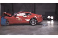 Crash test Ford Mustang