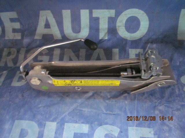 Cric Audi A4 ;8E0011031
