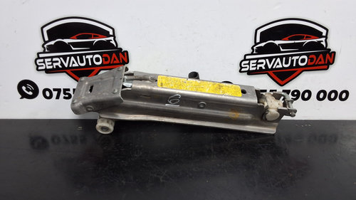 Cric Audi A6 (2004-2011) [4F2, C6] 2.0 Motorina 2005, 4F0011031