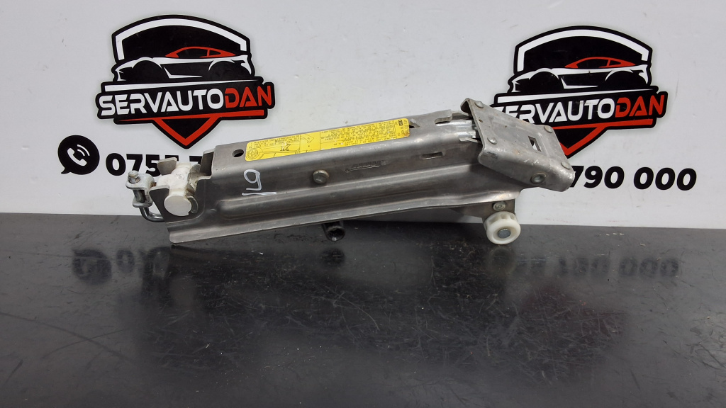 Cric Audi A6 (2004-2011) [4F2, C6] 3.0 Motorina 2008, 4F0011031
