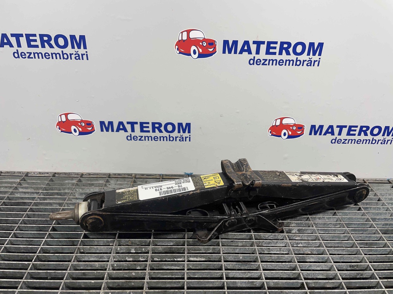 CRIC AUTO BMW SERIA 5 F 10 - - (2010 201