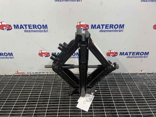 CRIC AUTO FORD FOCUS - - (2018 2020)