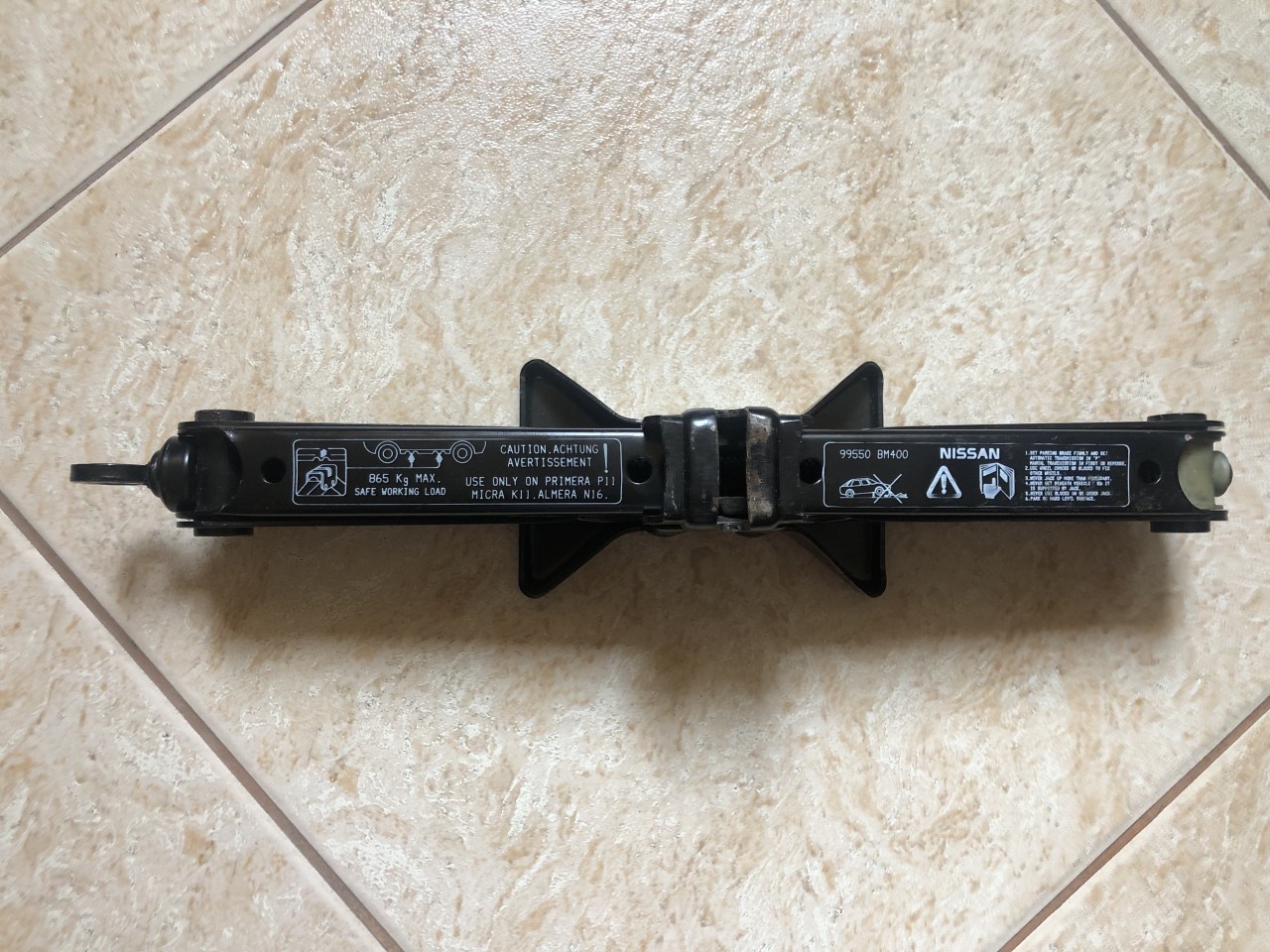 Cric auto tip “foarfeca”