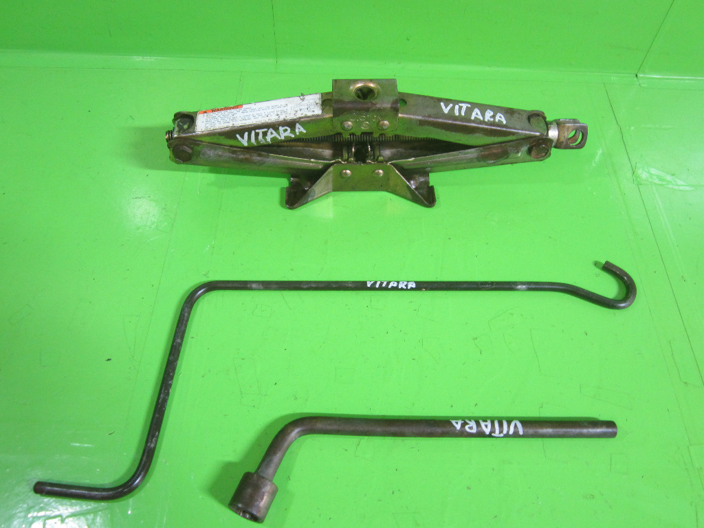 CRIC + CHEIE ROTI SUZUKI VITARA 4x4 FAB. 1988 – 2002 ⭐⭐⭐⭐⭐
