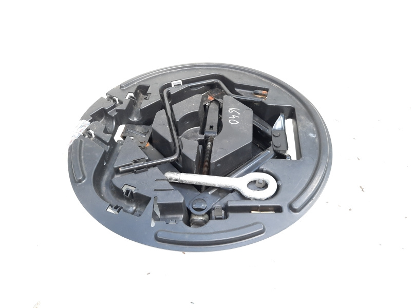 Cric cu cheie si spuma, Alfa Romeo Giulietta (940) (id:605645)