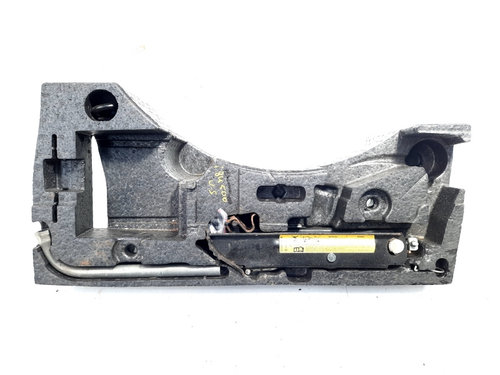 Cric cu cheie si spuma, cod 3C0011031B, Vw Passat Variant (3C5) (id:515588)