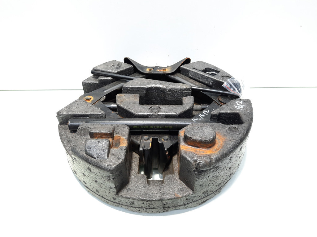 Cric cu cheie si spuma, Ford Focus 3 Sedan (idi:567297)