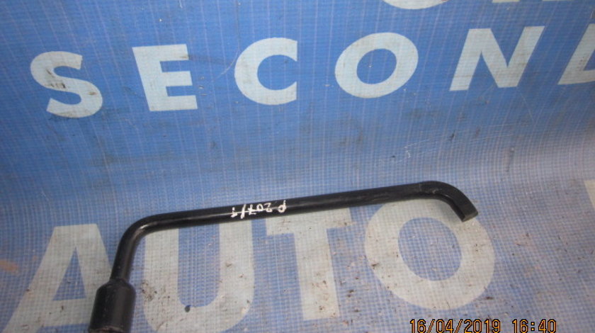 Cric Peugeot 207 (cheie roti)