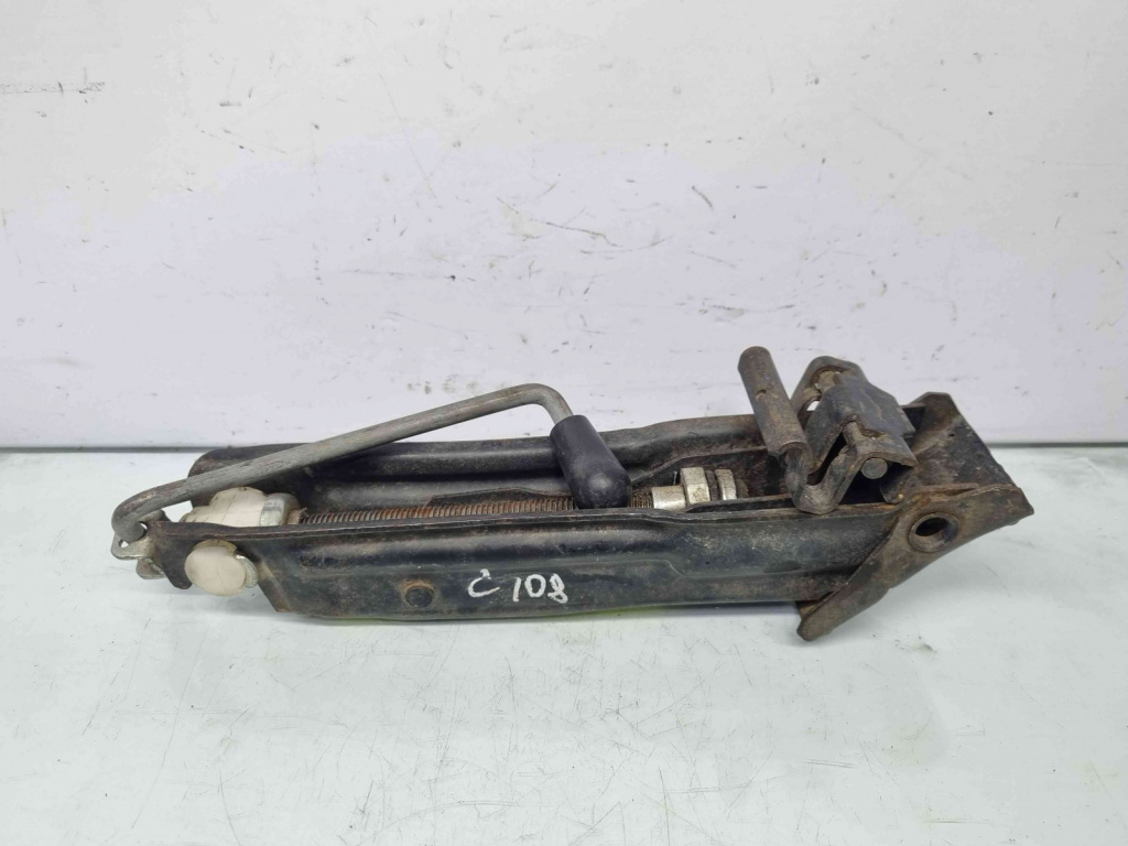 Cric Skoda Fabia 2 Combi (5J, 545) [Fabr 2007-2014] 6Q0011031