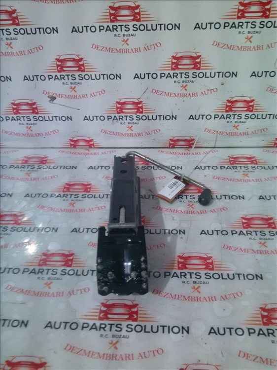 Cric VOLKSWAGEN PASSAT B7 2.0 TDI