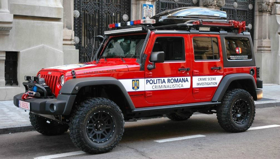 CSI Bucharest: Criminalistii si-au luat un Jeep Wrangler Rubicon de off-road CSI Bucharest: Criminalistii si-au luat un Jeep Wrangler Rubicon de off-road