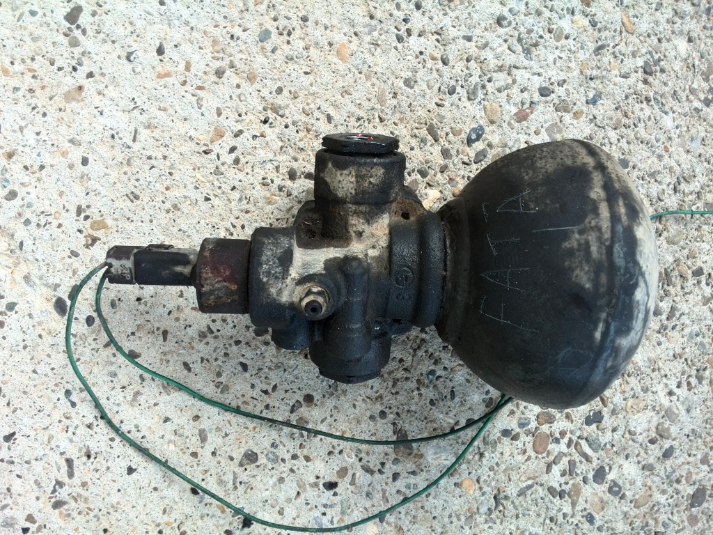 CT1008 BUTELIE CENTRALA HIDRAULICA FATA + senzor CITROEN C5 2,2 HDI 4HX 133CAI