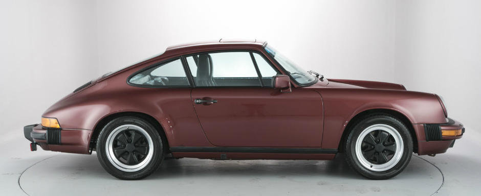 Cu 100.000 de euro iti poti cumpara multe lucruri, sau acest Porsche 911 Carrera 3.2 Coupe din '85