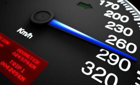 Cu 206 km/h in Valcea, sofer prins de politie Cu 206 km/h in Valcea, sofer prins de politie