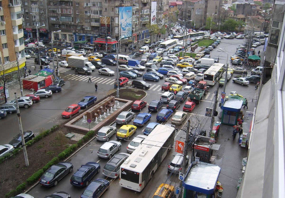 Cu ce mergem prin Bucuresti: masina, bicicleta, motorul, metroul sau RATB?