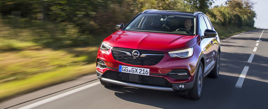 Cu noul Grandland X Design Line iti vei lua gandul de la Q3 sau GLA. Ofera dotari cu carul si pleaca de la 28.500 euro