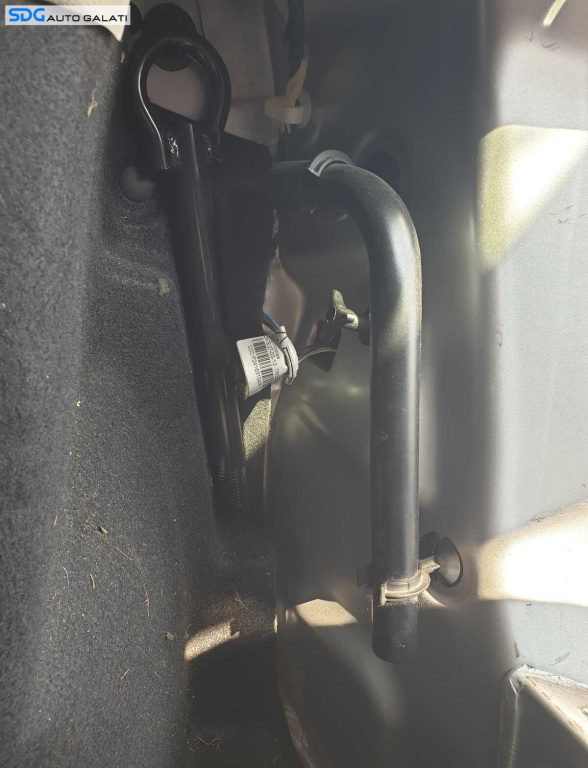 Cui Carlig Infiletant cu Cheie Coarba Roti Dacia Logan 2 2012 - 2016 [C4584]