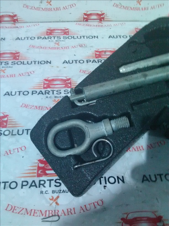 Cui tractare VOLKSWAGEN TOUAREG 2.5 TDI an fabr. 2009