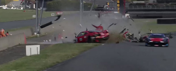 Cum a scapat teafar pilotul acestui Ferrari 458 GT3 in urma acestui accident ramane un mister...