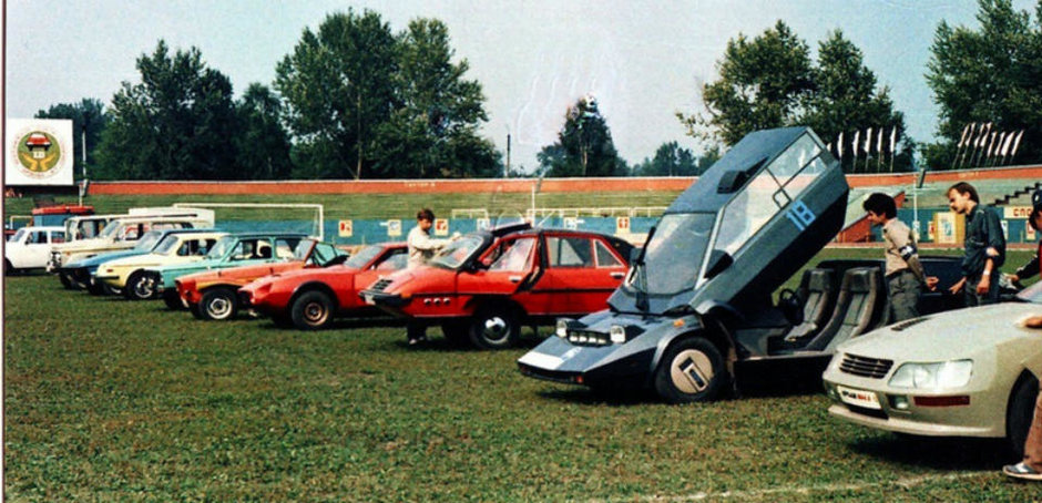 Cum arata o expozitie de tuning in anii '80, intr-un mic oras din Rusia Cum arata o expozitie de tuning in anii '80, intr-un mic oras din Rusia