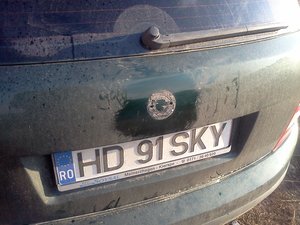 Cum pot sa dau jos emblema cu "Skoda" si scrisu "fabia 1.4mpi"