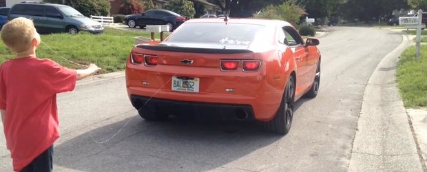 Cum sa-i scoti copilului tau un dinte de lapte cu ajutorul unui Chevrolet Camaro?