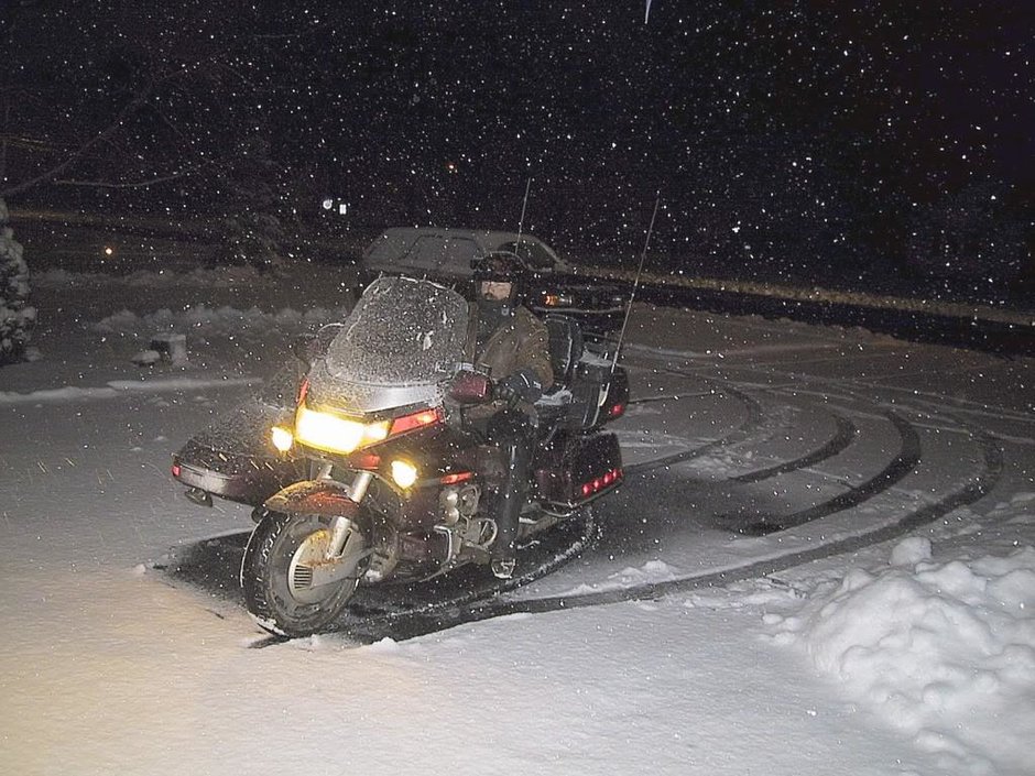 Cum sa mergem cu motocicleta pe timp de iarna