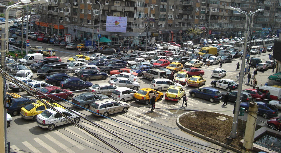 Cum sa scapi de aglomeratie incalcand legea in Bucuresti, dar fara sa fii prins