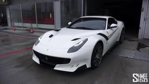 Cum se ridica un Ferrari F12tdf de la dealer