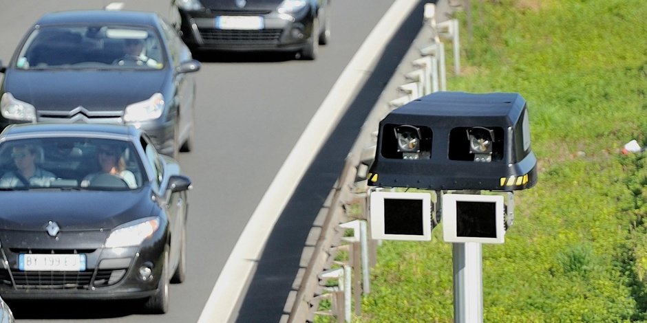 Cum vezi in Romania un sistem de radar care calculeaza viteza medie a masinii?