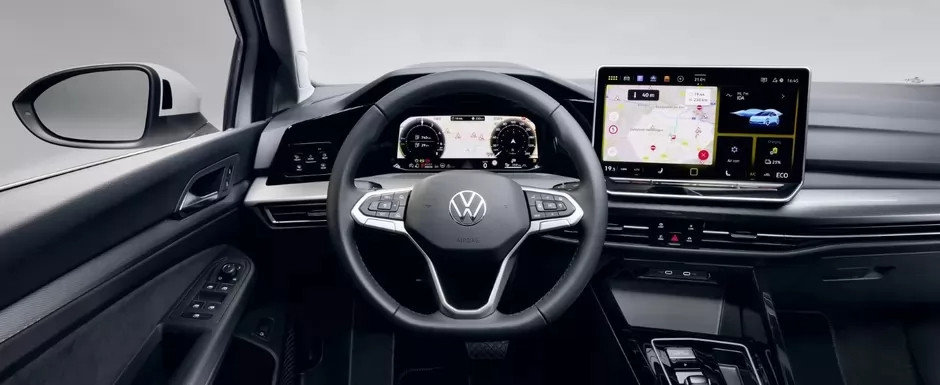 Cumperi una si mergi gratis. Volkswagen a lansat masina care consuma doar 0.3 litri la 100 de kilometri! Cat costa in Romania