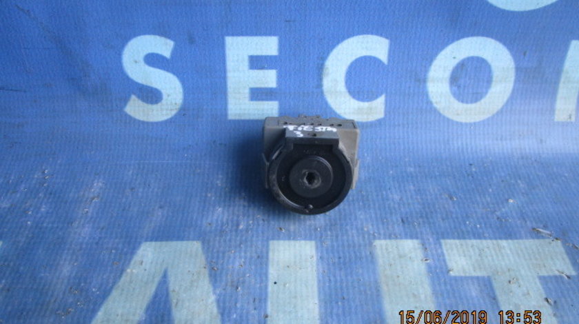 Cupla contact Ford Fiesta 2004; 98AB11572BG.