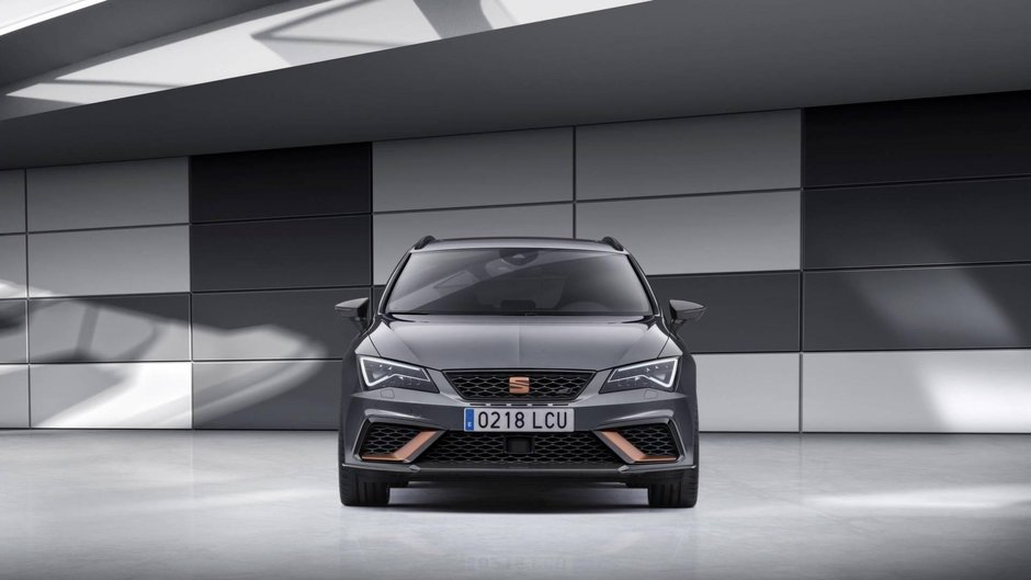 Cupra Ibiza si Seat Leon Cupra R ST